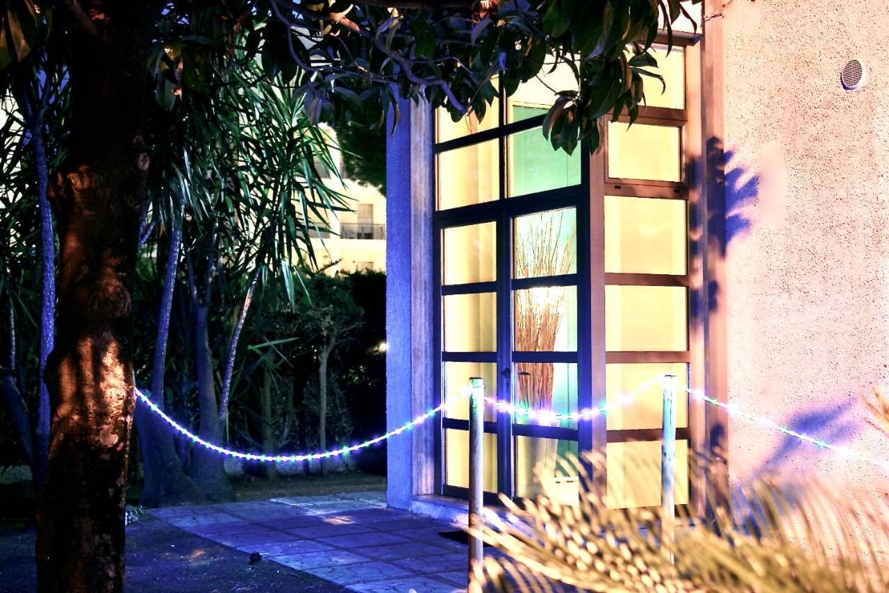 Buenretirope - Confortevoli Appartamentini Con Giardino Pescara Exteriör bild