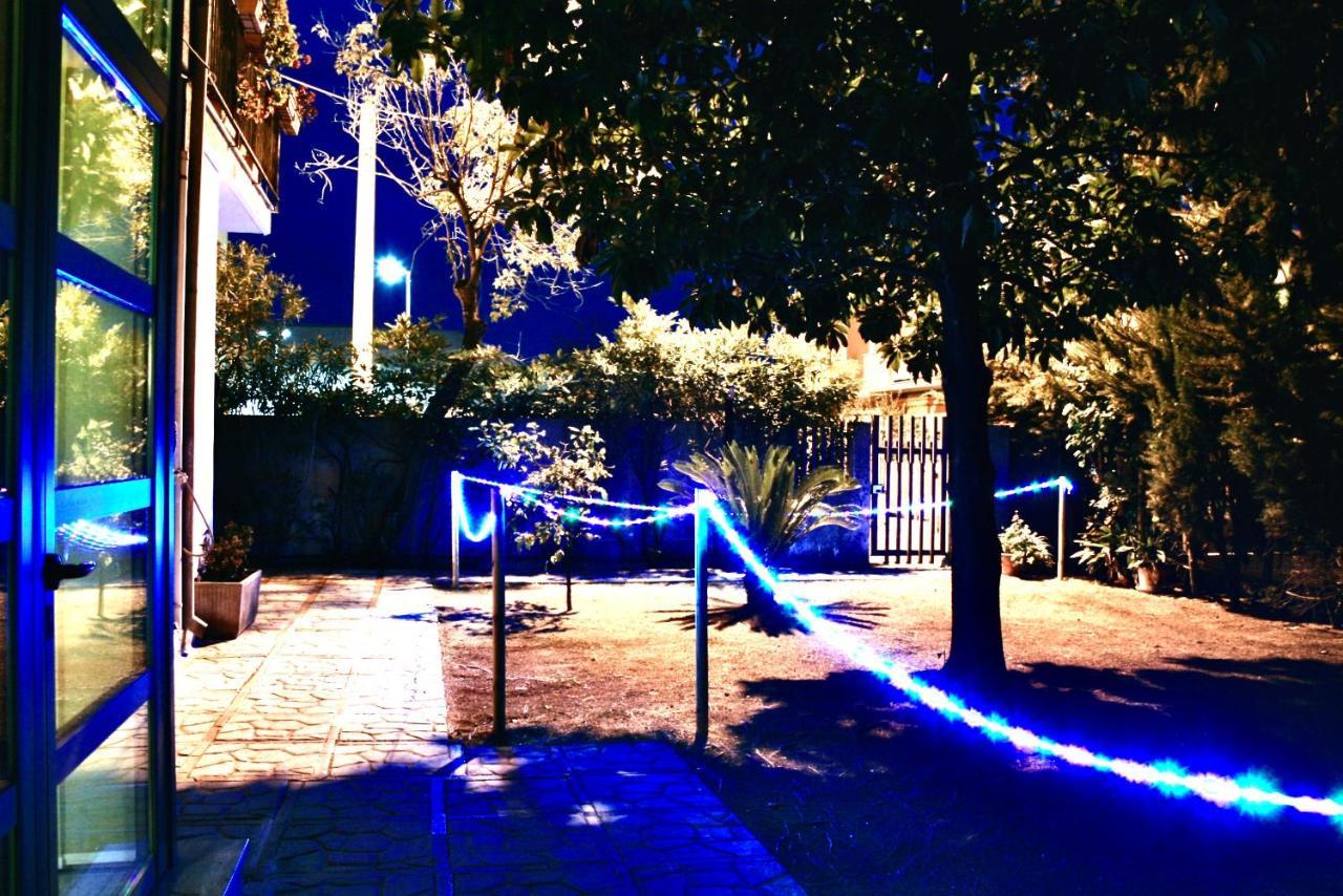 Buenretirope - Confortevoli Appartamentini Con Giardino Pescara Exteriör bild